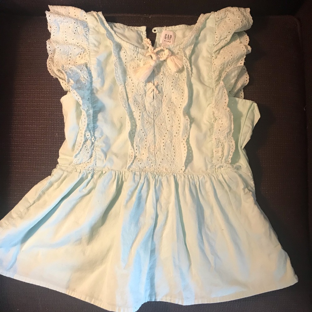Girls Gap Flutter Sleeve blouse 8